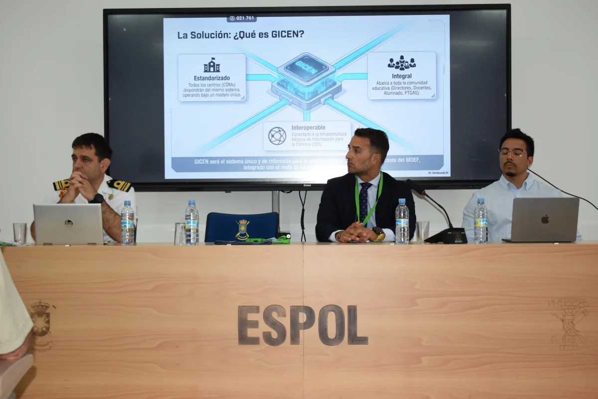 Ponentes de la mesa de gestión integral de centros docentes militares